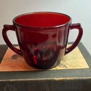 Vintage Elegant Red Double-Handled Mug